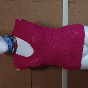 COLLECTIONS SWEATER VEST SIZE SMALL IN A BEAUTIFUL FUSHA 100% ACRYLIC